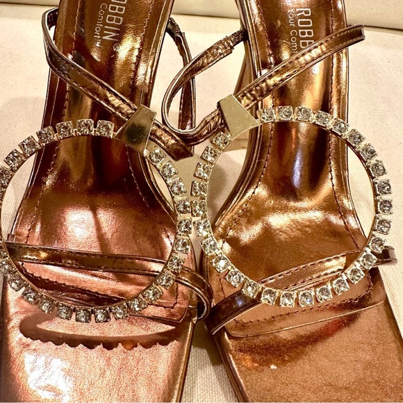 NEW CAPE ROBBIN ARIAH - BRONZE Sandals size 6 reg $75 - Picture 6 of 11